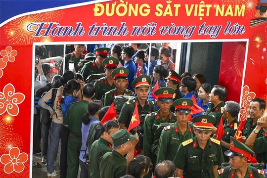 Hà Nội đón Đoàn chiến sĩ miền Nam tham gia diễu binh, diễu hành Kỷ niệm 80 năm Quốc khánh
