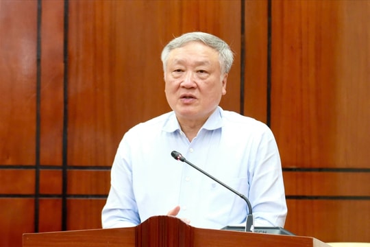 Phó Thủ tướng Thường trực Chính phủ Nguyễn Hòa Bình làm việc với các tỉnh miền Trung
