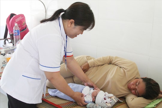 “Cô đỡ thôn bản” ở vùng cao Ma Nới
