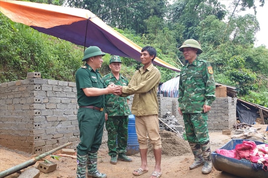 Bộ đội Biên phòng Lai Châu: "Vượt nắng thắng mưa" giúp Nhân dân biên giới xóa nhà tạm, nhà dột nát