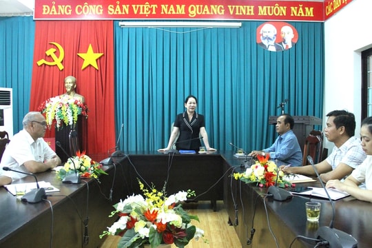 Thứ trưởng Bộ Dân tộc và Tôn giáo Nông Thị Hà thăm Vụ Tuyên truyền công tác dân tộc, tôn giáo