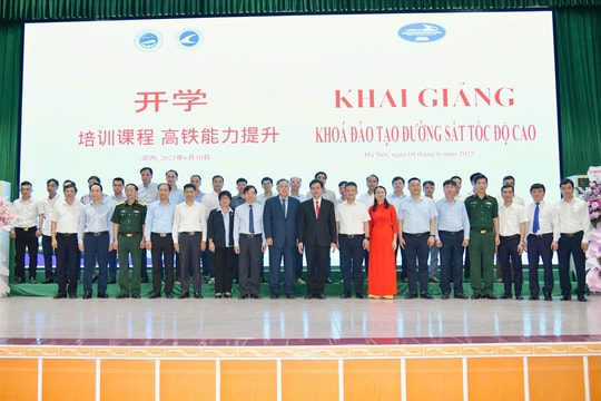 Khai giảng khóa đào tạo đầu tiên về đường sắt tốc độ cao