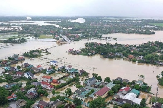 Bão số 1 gây ngập hơn 800 căn nhà, cuốn trôi 1 cầu phao