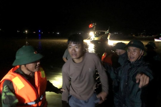 Khen thưởng đột xuất lực lượng BĐBP trong cứu hộ, cứu nạn