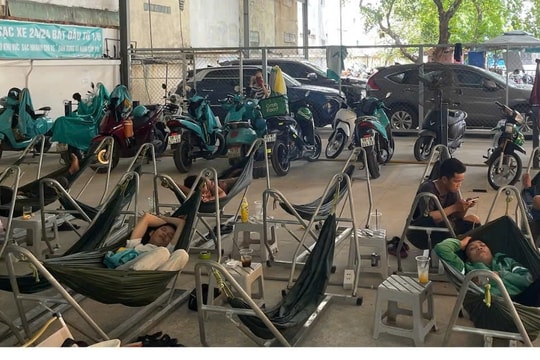 Xu hướng mô hình kinh doanh mới “2 trong 1”: Cà phê - trạm sạc