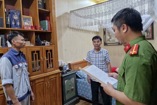 Thủ nhang ngôi đền ở xứ Thanh bị triệu tập, khám xét khẩn cấp nơi ở vì liên quan đến đánh bạc