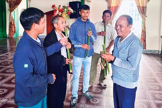 Biểu tượng sống của văn hóa người Tà Riềng