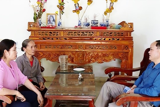 Trao nhà - trao thêm niềm tin