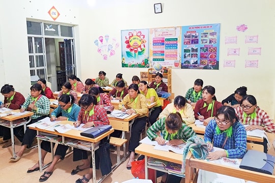 Lạng Sơn: Đầu tư xây dựng cơ sở hạ tầng các trường PTDT nội trú, bán trú và xóa mù chữ vùng DTTS