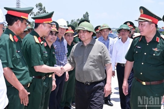 Thủ tướng Phạm Minh Chính thị sát, kiểm tra tiến độ một số dự án trọng điểm tại tỉnh Phú Thọ