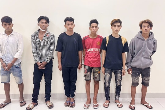 Đi ăn trộm bị đuổi đánh, về kéo cả nhóm bạn bất hảo quay lại trả thù