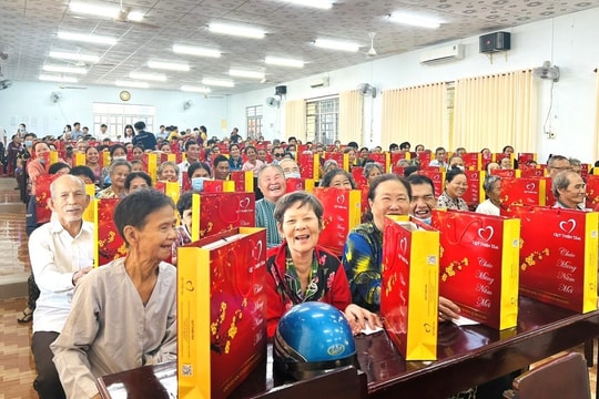 Quỹ Thiện Tâm đón nhận Huân chương Lao động hạng Nhất của Chủ tịch nước