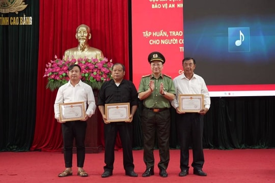 Quan tâm bồi dưỡng và chăm lo cho lực lượng "đặc biệt" trong vùng đồng bào DTTS