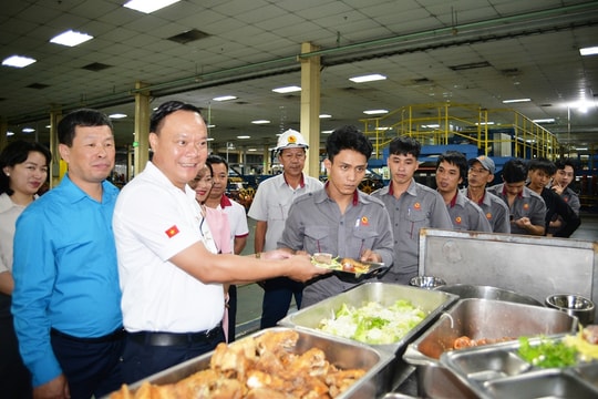 Bữa cơm Công đoàn Casumina