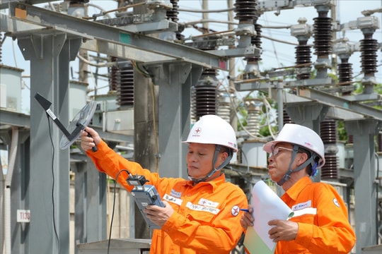 EVNNPC lập kỷ lục công suất, đảm bảo cấp điện an toàn giữa nắng nóng và mưa lũ