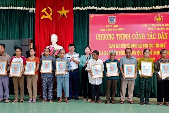 Quảng Trị: Vùng 2 Cảnh sát biển đồng hành cùng ngư dân, đồng bào dân tộc và tôn giáo