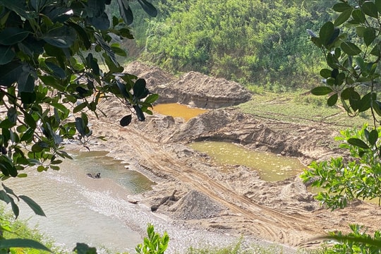 "Xẻ thịt" sông Tranh để lấy cát