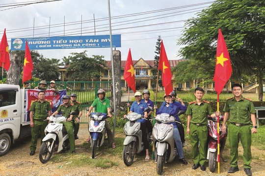 Thượng úy Công an gieo niềm tin nơi từng nếp nhà