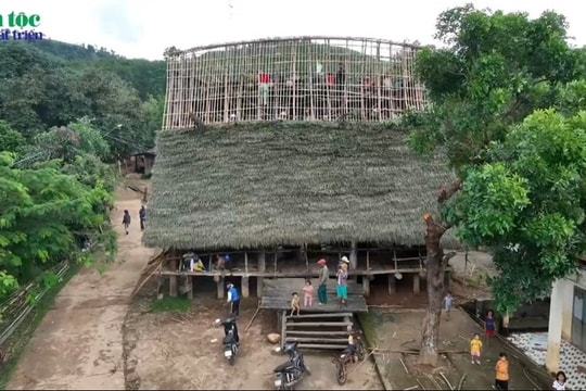 Đồng bào Xơ Đăng làng Kon Teo Đăk Lấp giữ hồn làng