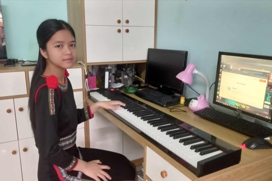 Khi tiếng chiêng hòa cùng tiếng dương cầm