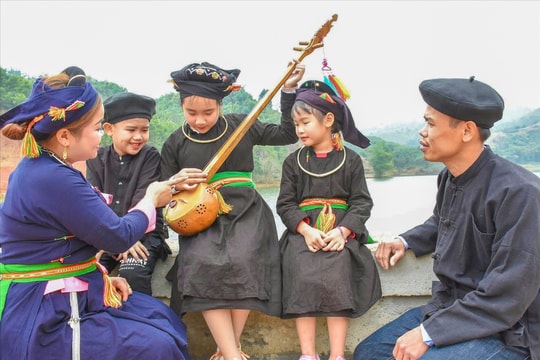 Đàn tính “đứa con tinh thần” của người Tày Lào Cai