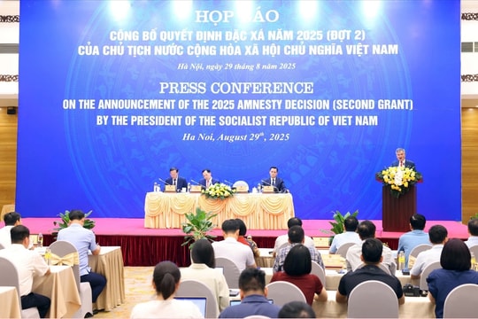 Chủ tịch nước ký quyết định đặc xá cho 13.915 phạm nhân dịp Quốc  khánh 2/9