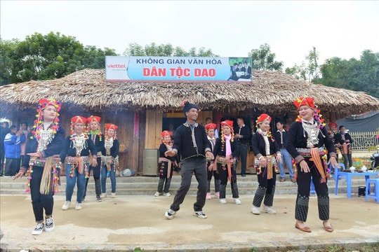 Về Mường Than đi hội xòe
