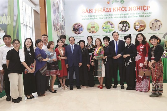 Khơi thông nguồn lực thắp sáng tương lai vùng đồng bào DTTS