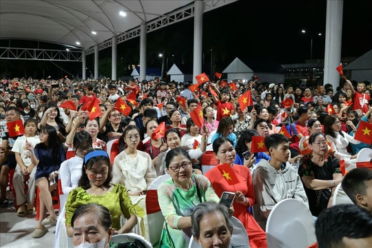 Người dân Cần Thơ ôn lại lịch sử vẻ vang trong chương trình kỷ niệm 80 năm Quốc khánh