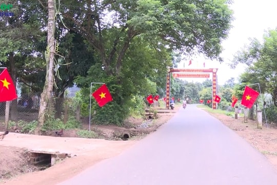 Rực rỡ sắc đỏ cờ Tổ quốc ở xã vùng cao Ngọk Réo
