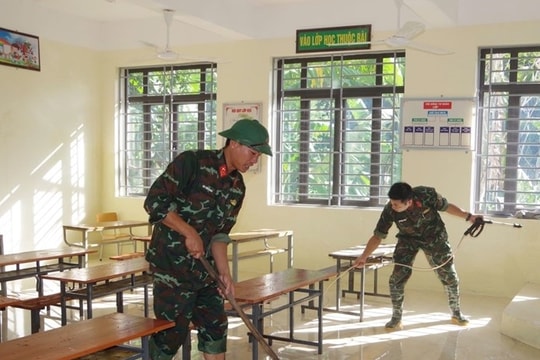 Xuyên lễ giúp dân khắc phục hậu quả mưa lũ, tu sửa trường lớp để kịp ngày khai trường