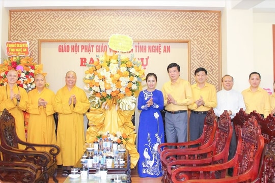 Ủy ban MTTQ Việt Nam tỉnh Nghệ An chúc mừng Giáo hội Phật giáo tỉnh nhân dịp Lễ Vu Lan