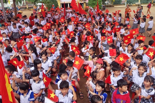 Giáo dục nhiều địa phương vùng DTTS và miền núi hòa nhịp đón lễ khai giảng đặc biệt