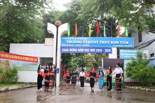 Rực rỡ sắc màu trong ngày tựu trường