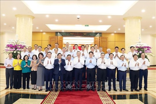 Bộ Chính trị cho ý kiến về công tác chuẩn bị Đại hội Đảng bộ các cơ quan Đảng Trung ương