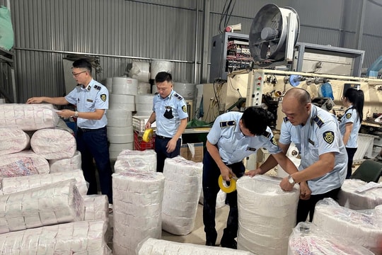 Thái Nguyên: Triệt phá cơ sở sản xuất bỉm, băng vệ sinh giả mạo nhiều nhãn hiệu nổi tiếng