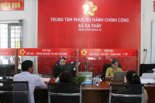Quảng Ngãi: Cử cán bộ về tại trụ sở các xã cũ, giải quyết kịp thời thủ tục hành chính cho đồng bào DTTS