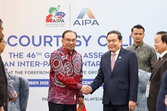 Chủ tịch Quốc hội Trần Thanh Mẫn hội kiến Thủ tướng Malaysia Dato' Seri Anwar Ibrahim