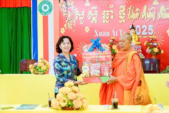 An Giang: Lãnh đạo tỉnh thăm, chúc mừng Lễ Sene Dolta năm 2025