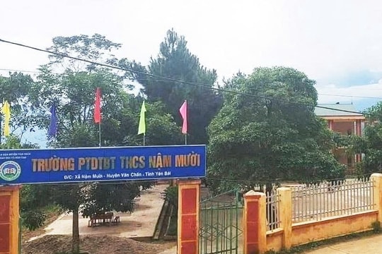 Đổ cổng trường khiến 2 trẻ tử vong