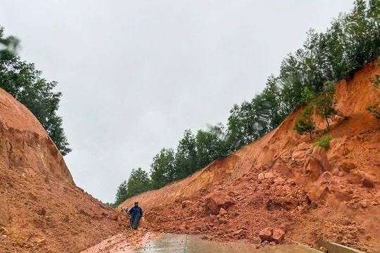 Chủ động ứng phó sạt lở, lũ quét tại các xã miền núi
