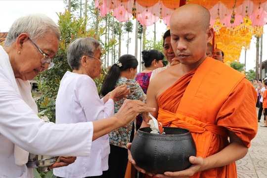 Đồng bào Khmer đón lễ Sene Dolta an lành: Lời khẳng định sự hiệu quả của chính sách dân tộc