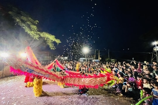 Gia Lai: Mang Trung thu đến với 1.500 trẻ có hoàn cảnh đặc biệt