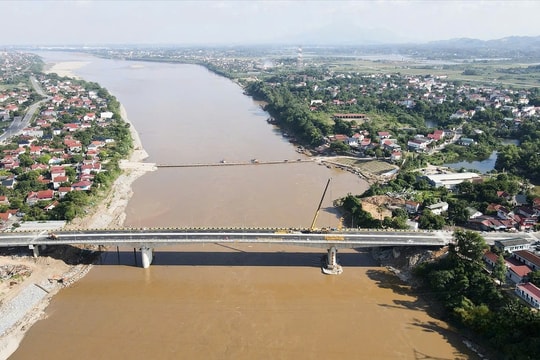 Sắp khánh thành Cầu Phong Châu mới nối đôi bờ sông Hồng