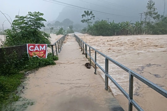 Mưa lớn gây chia cắt nhiều khu vực miền núi Thanh Hóa