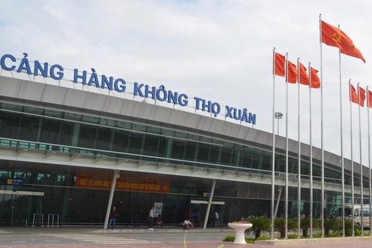 Sân bay miền Trung tạm dừng tiếp nhận chuyến bay để ứng phó bão số 10