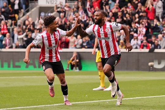 Brentford quật ngã Manchester United 3-1 tại vòng 6 Ngoại hạng Anh