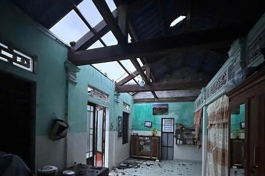 TP. Huế: Một phụ nữ bị nước cuốn trôi và 75 ngôi nhà bị tốc mái do ảnh hưởng bão số 10 Bualoi