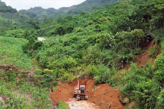 Mưa dông làm gần 300 ngôi nhà bị hư hỏng ở Lào Cai