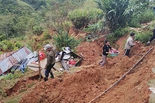 Khắc phục sạt lở, di dời hộ dân bị vùi lấp nhà cửa tại xã miền núi tại TP. Đà Nẵng